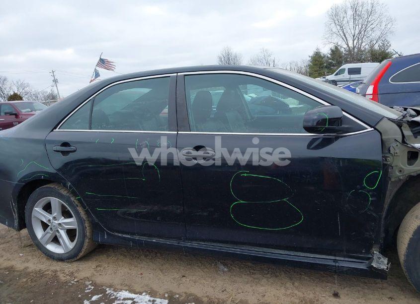 Photo 14 of 2014 Toyota Camry SE (VIN 4T1BF1FK9EU750076)