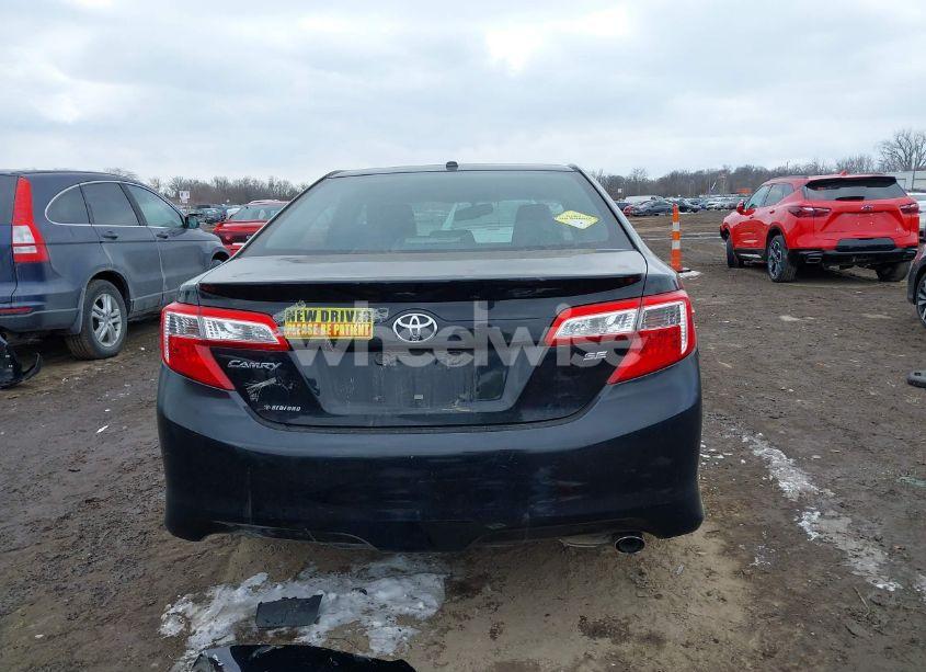 Photo 17 of 2014 Toyota Camry SE (VIN 4T1BF1FK9EU750076)