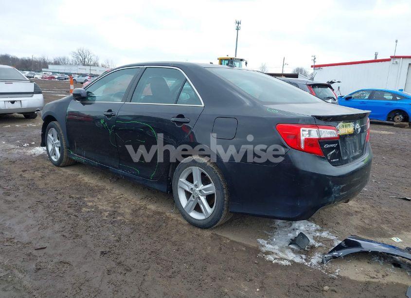 Photo 3 of 2014 Toyota Camry SE (VIN 4T1BF1FK9EU750076)