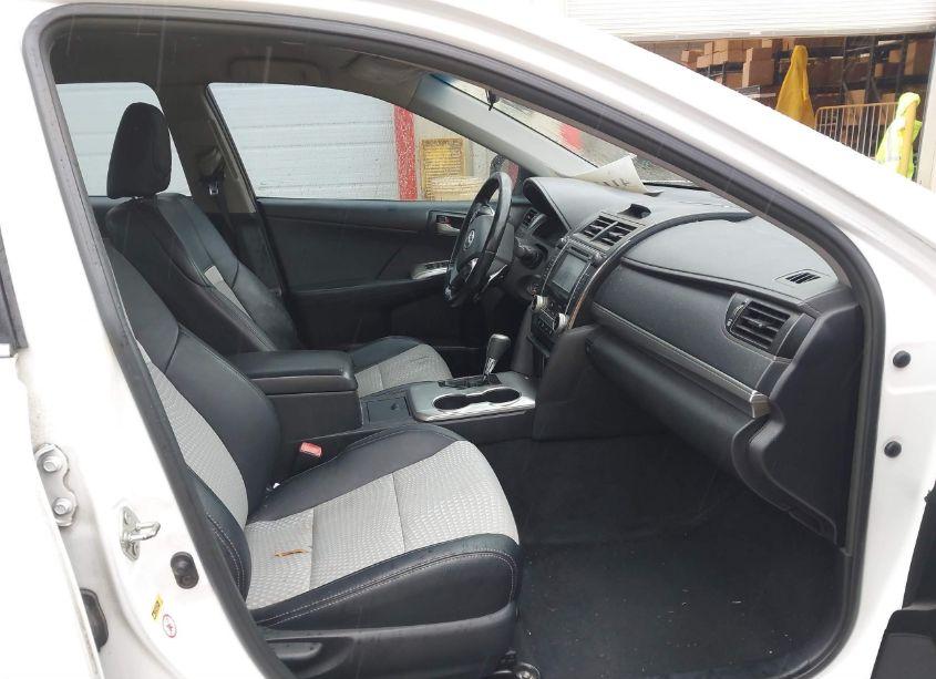 Photo 5 of 2014 Toyota Camry SE (VIN 4T1BF1FK9EU755133)