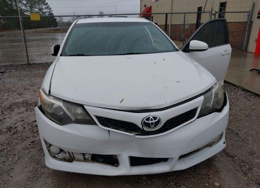 Photo 6 of 2014 Toyota Camry SE (VIN 4T1BF1FK9EU755133)