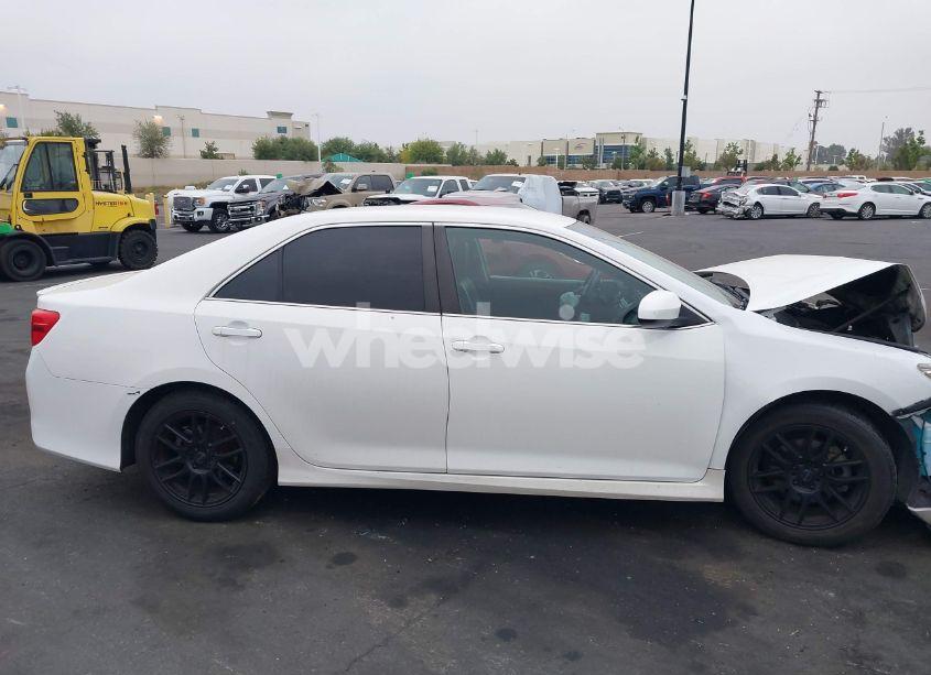 Photo 13 of 2014 Toyota Camry SE (VIN 4T1BF1FK9EU761191)