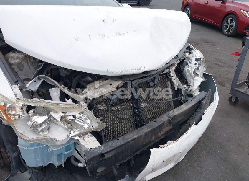 Photo 18 of 2014 Toyota Camry SE (VIN 4T1BF1FK9EU761191)