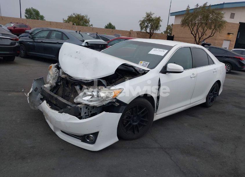 Photo 2 of 2014 Toyota Camry SE (VIN 4T1BF1FK9EU761191)