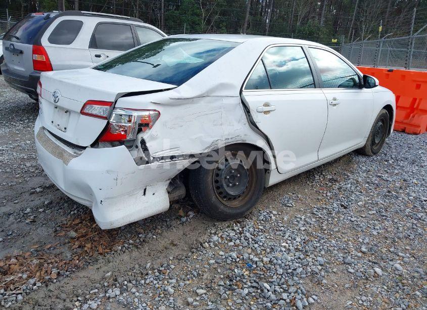 Photo 4 of 2014 Toyota Camry L (VIN 4T1BF1FK9EU763572)