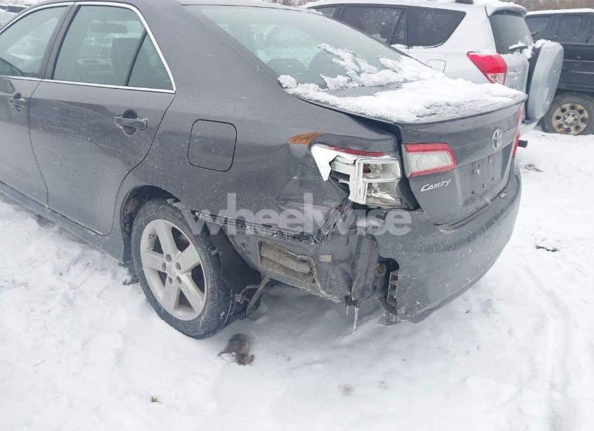 Photo 6 of 2014 Toyota Camry SE (VIN 4T1BF1FK9EU764253)