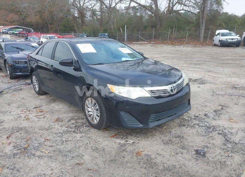 2014 Toyota Camry L (VIN 4T1BF1FK9EU765225) main photo