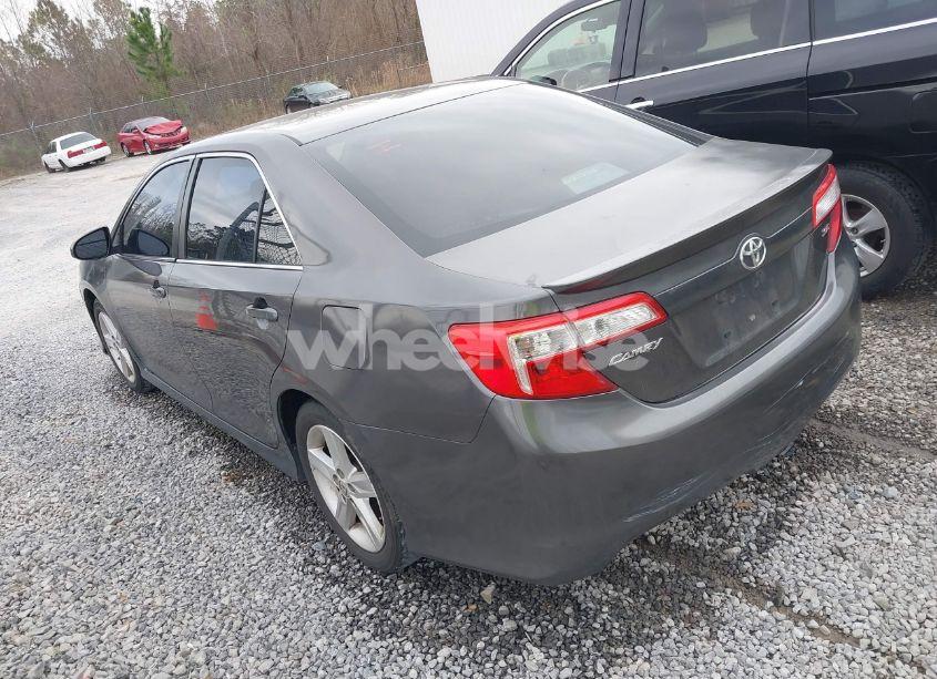 Photo 3 of 2014 Toyota Camry SE (VIN 4T1BF1FK9EU769002)