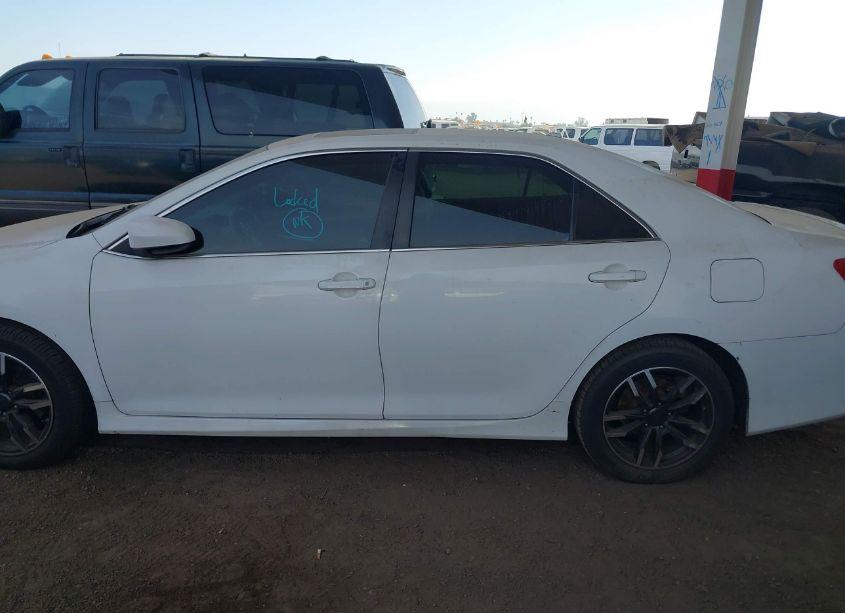 Photo 14 of 2014 Toyota Camry SE (VIN 4T1BF1FK9EU774071)