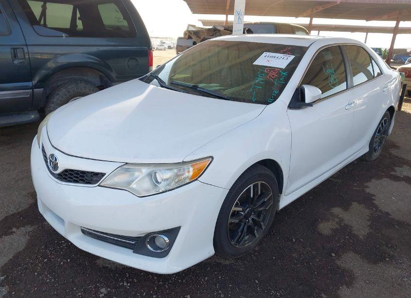 Photo 2 of 2014 Toyota Camry SE (VIN 4T1BF1FK9EU774071)