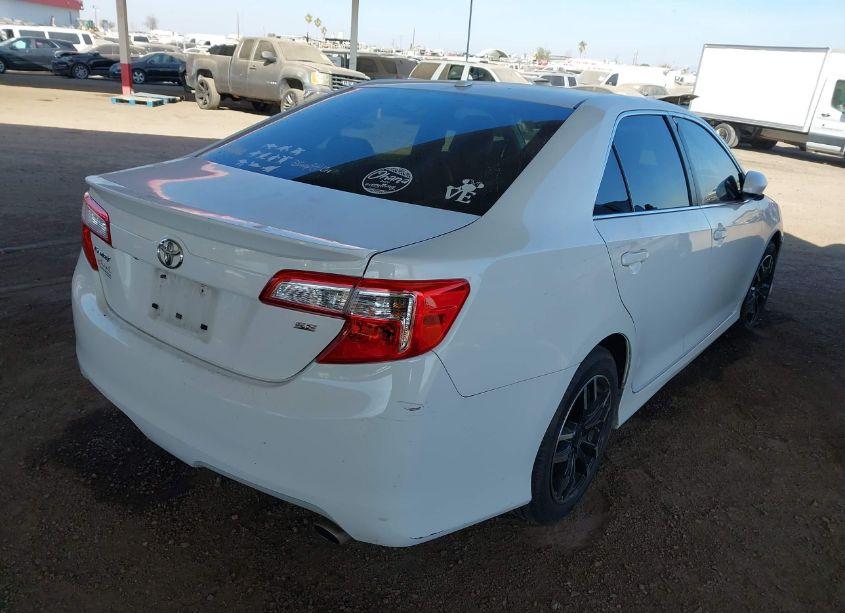 Photo 4 of 2014 Toyota Camry SE (VIN 4T1BF1FK9EU774071)