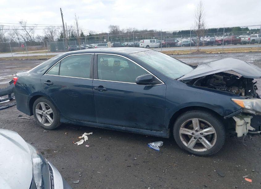 Photo 13 of 2014 Toyota Camry SE (VIN 4T1BF1FK9EU780842)