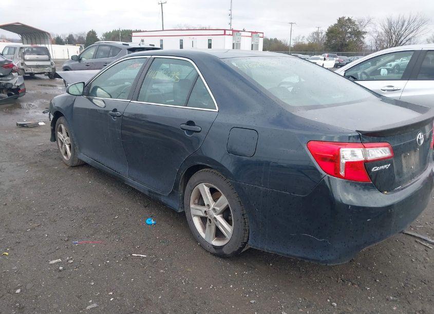 Photo 3 of 2014 Toyota Camry SE (VIN 4T1BF1FK9EU780842)