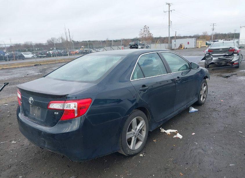 Photo 4 of 2014 Toyota Camry SE (VIN 4T1BF1FK9EU780842)