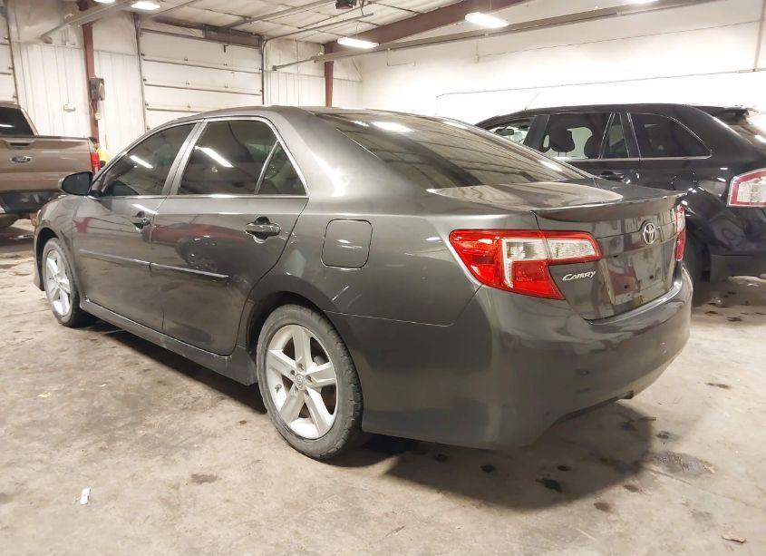 Photo 3 of 2014 Toyota Camry SE (VIN 4T1BF1FK9EU784163)
