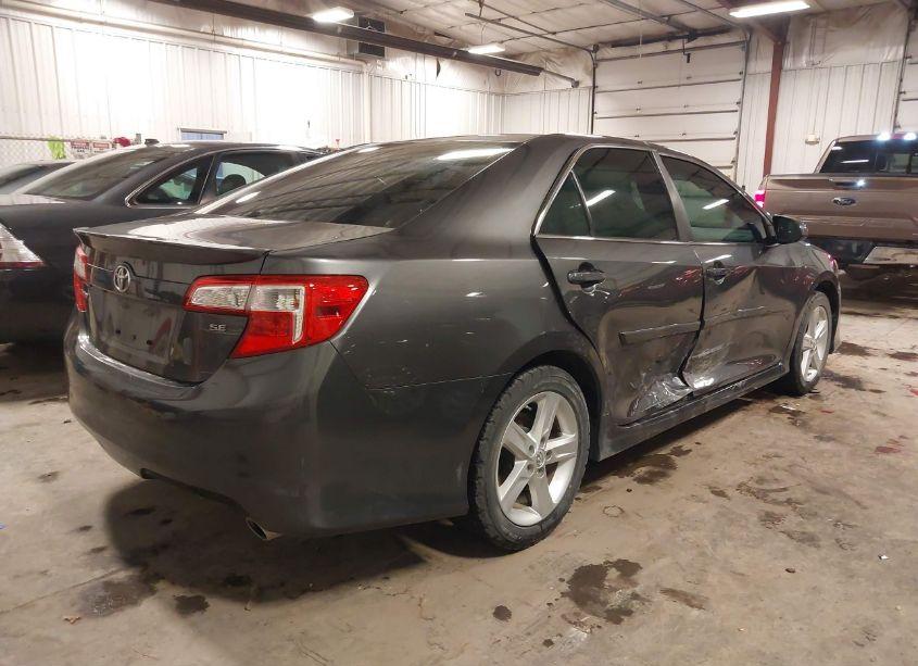 Photo 4 of 2014 Toyota Camry SE (VIN 4T1BF1FK9EU784163)