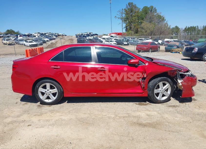 Photo 13 of 2014 Toyota Camry SE (VIN 4T1BF1FK9EU785877)