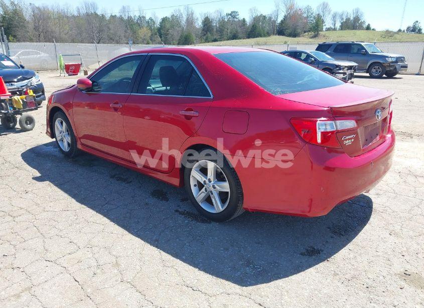 Photo 3 of 2014 Toyota Camry SE (VIN 4T1BF1FK9EU785877)