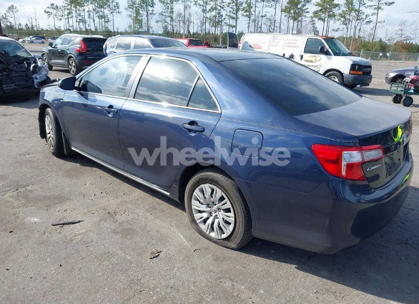 Photo 3 of 2014 Toyota Camry LE (VIN 4T1BF1FK9EU786947)