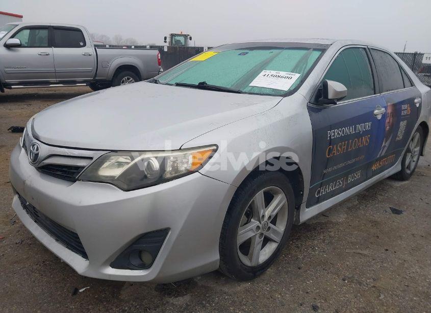 Photo 2 of 2014 Toyota Camry SE (VIN 4T1BF1FK9EU789105)