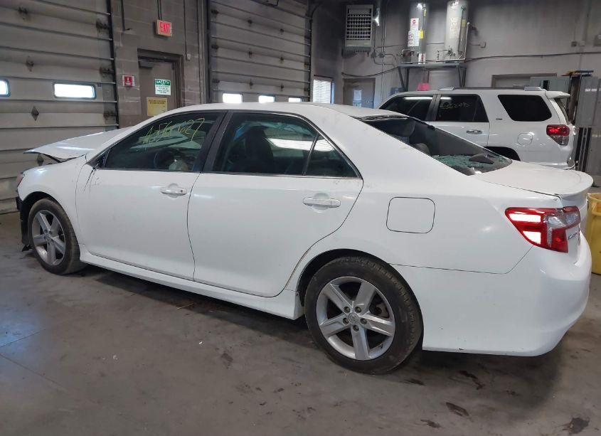 Photo 14 of 2014 Toyota Camry SE (VIN 4T1BF1FK9EU795910)