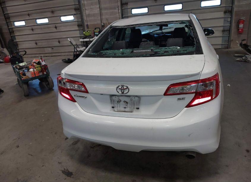 Photo 16 of 2014 Toyota Camry SE (VIN 4T1BF1FK9EU795910)