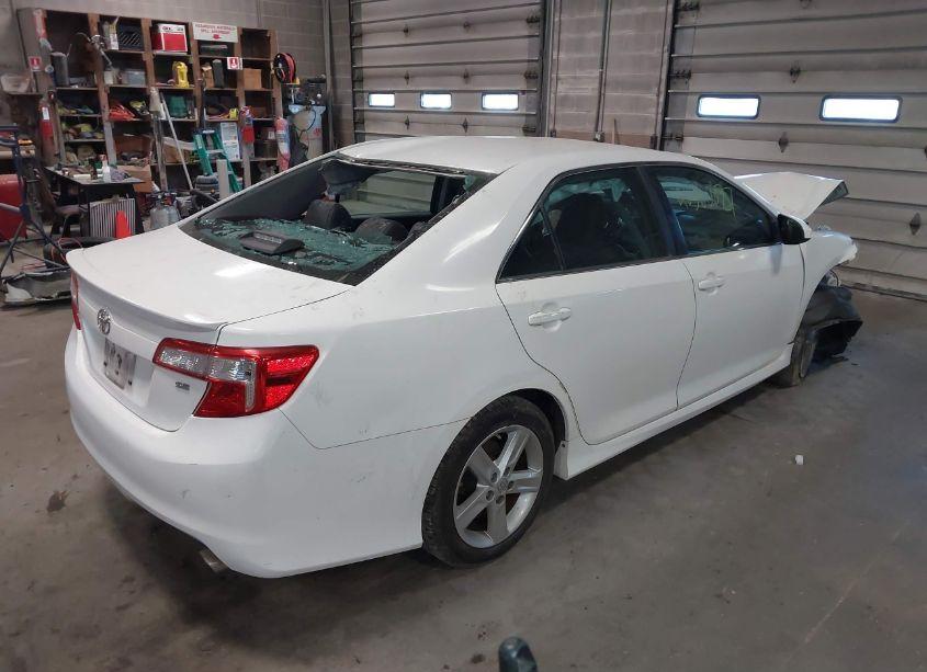 Photo 4 of 2014 Toyota Camry SE (VIN 4T1BF1FK9EU795910)