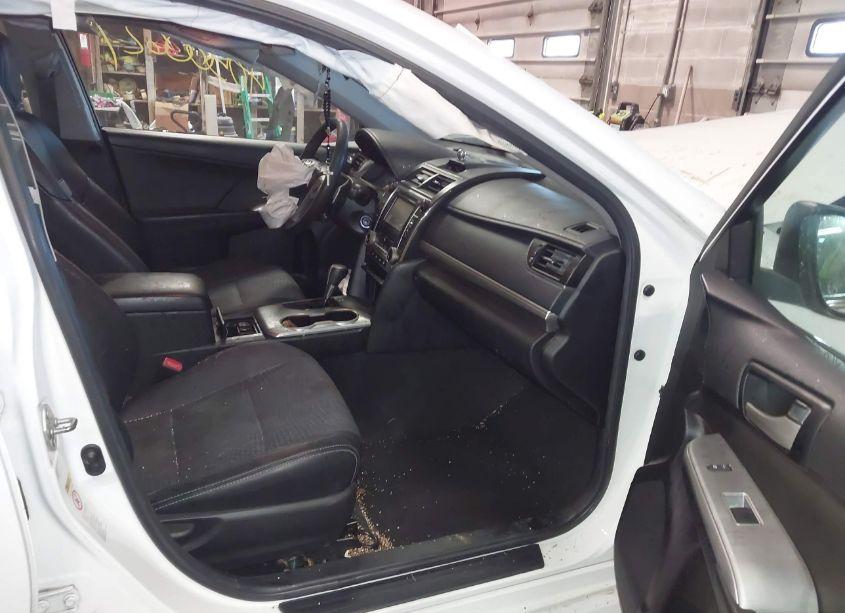 Photo 5 of 2014 Toyota Camry SE (VIN 4T1BF1FK9EU795910)