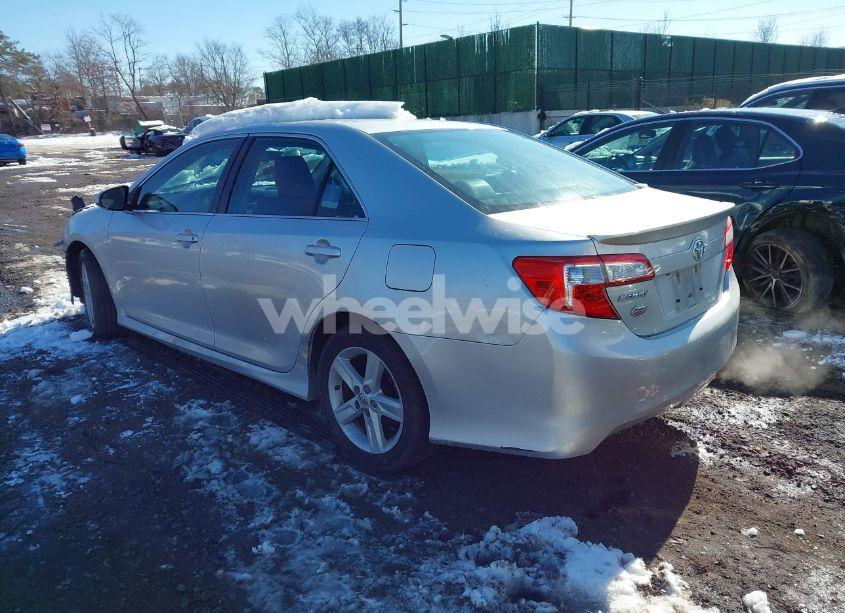 Photo 3 of 2014 Toyota Camry SE (VIN 4T1BF1FK9EU797527)