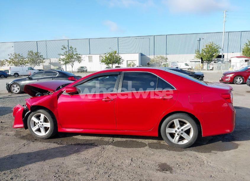 Photo 14 of 2014 Toyota Camry SE (VIN 4T1BF1FK9EU800183)