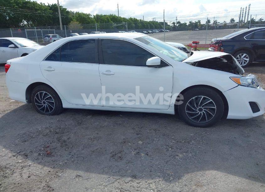 Photo 13 of 2014 Toyota Camry L (VIN 4T1BF1FK9EU804976)