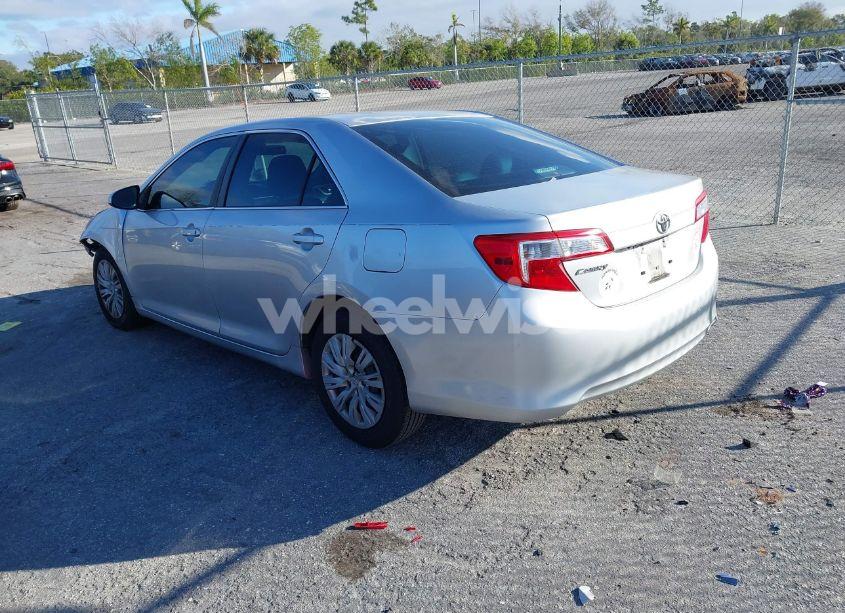 Photo 3 of 2014 Toyota Camry L (VIN 4T1BF1FK9EU811295)