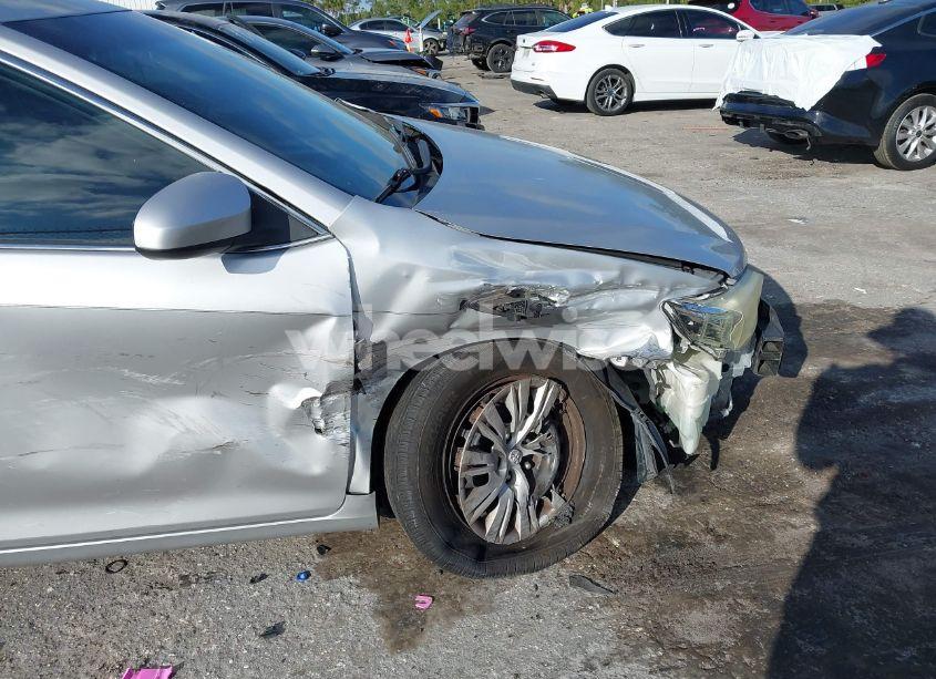 Photo 6 of 2014 Toyota Camry L (VIN 4T1BF1FK9EU811295)