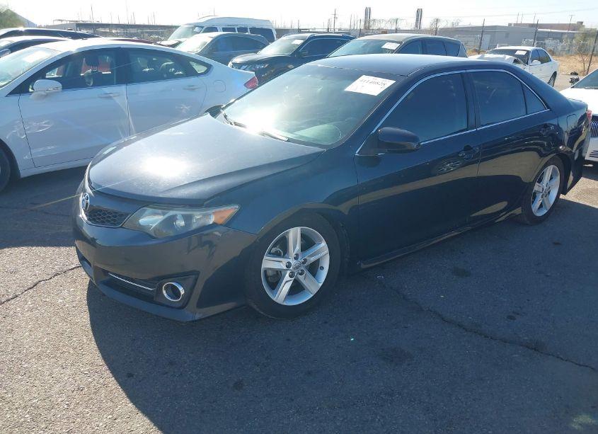 Photo 2 of 2014 Toyota Camry SE (VIN 4T1BF1FK9EU816657)