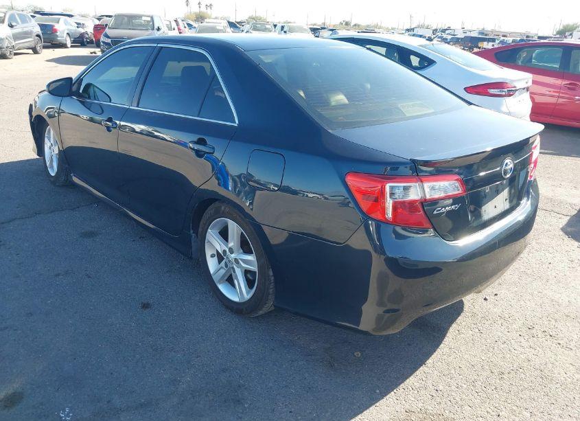 Photo 3 of 2014 Toyota Camry SE (VIN 4T1BF1FK9EU816657)