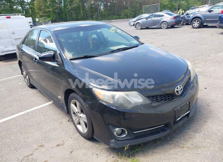 2014 Toyota Camry (VIN 4T1BF1FK9EU828551) main photo