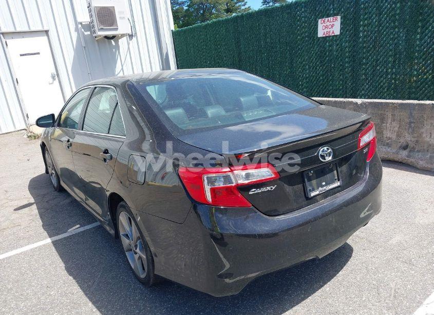 Photo 3 of 2014 Toyota Camry (VIN 4T1BF1FK9EU828551)