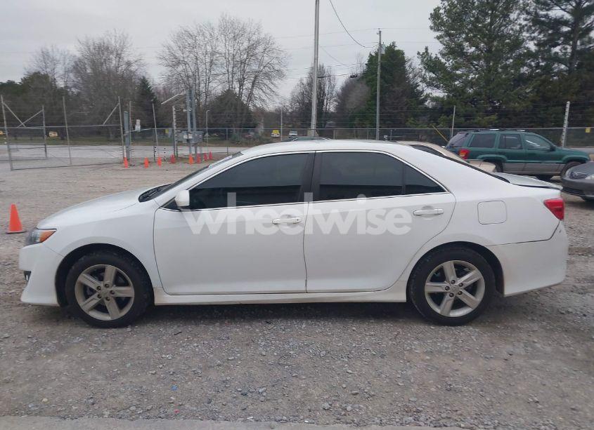 Photo 14 of 2014 Toyota Camry SE (VIN 4T1BF1FK9EU829375)