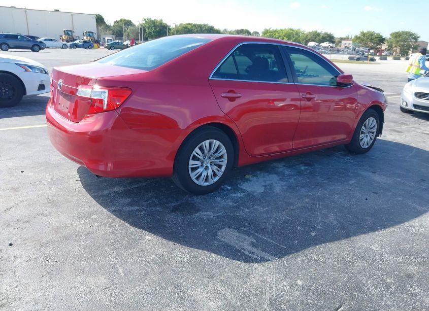 Photo 4 of 2014 Toyota Camry L (VIN 4T1BF1FK9EU845933)