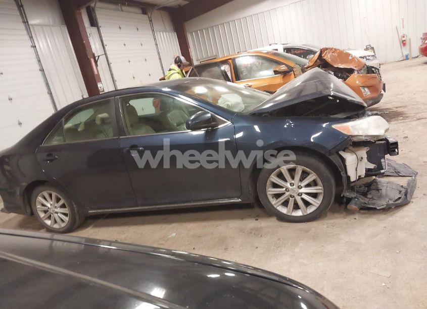 Photo 13 of 2014 Toyota Camry XLE (VIN 4T1BF1FK9EU849352)