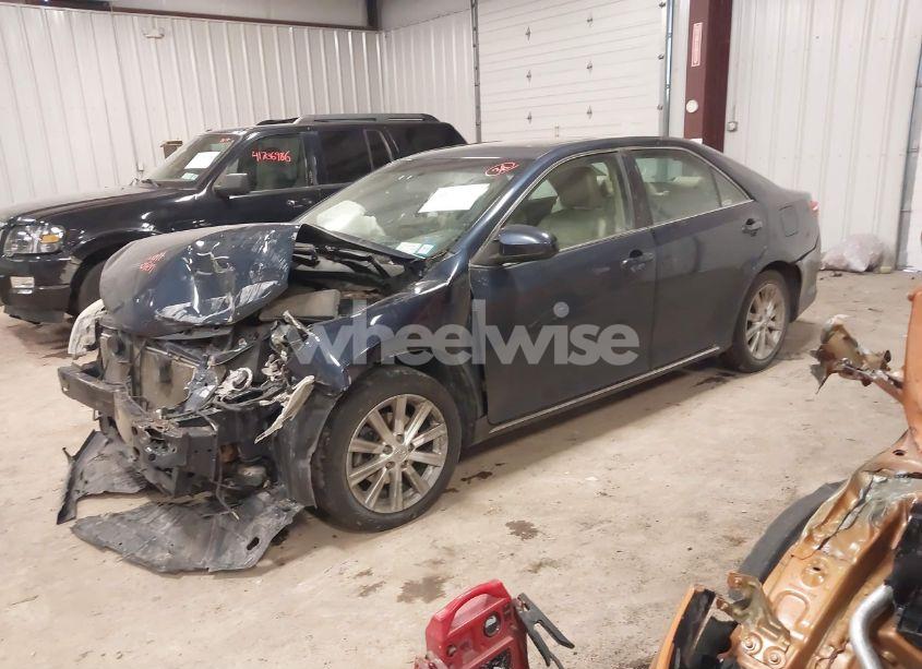 Photo 2 of 2014 Toyota Camry XLE (VIN 4T1BF1FK9EU849352)