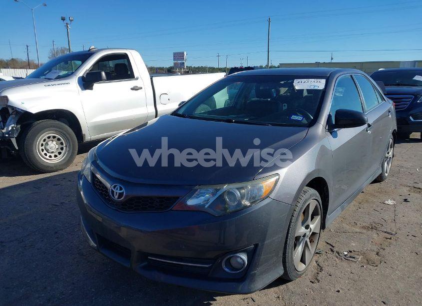 Photo 2 of 2014 Toyota Camry SE SPORT (VIN 4T1BF1FK9EU851151)