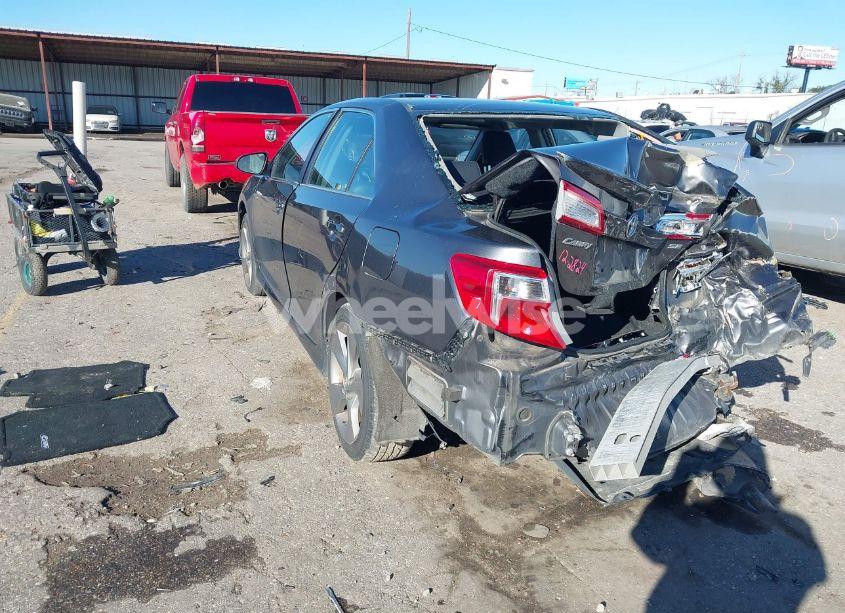 Photo 3 of 2014 Toyota Camry SE SPORT (VIN 4T1BF1FK9EU851151)