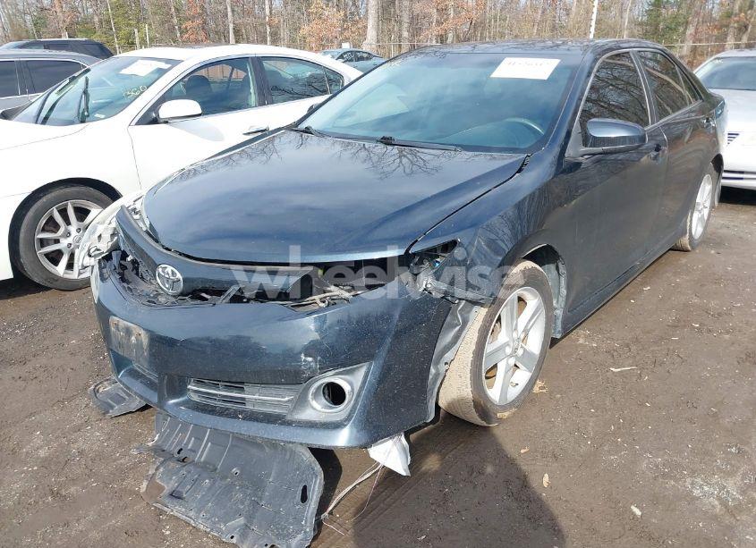 Photo 2 of 2014 Toyota Camry SE (VIN 4T1BF1FK9EU859685)