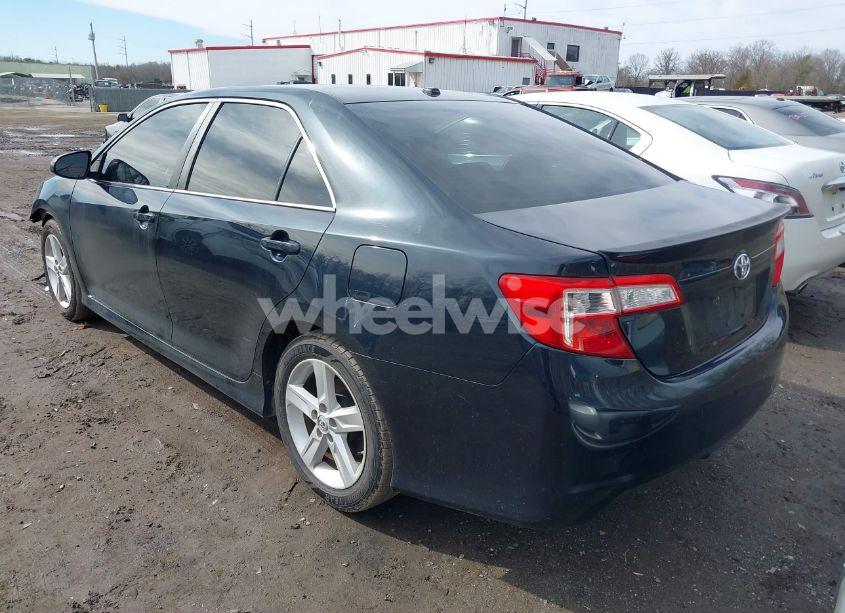Photo 3 of 2014 Toyota Camry SE (VIN 4T1BF1FK9EU859685)