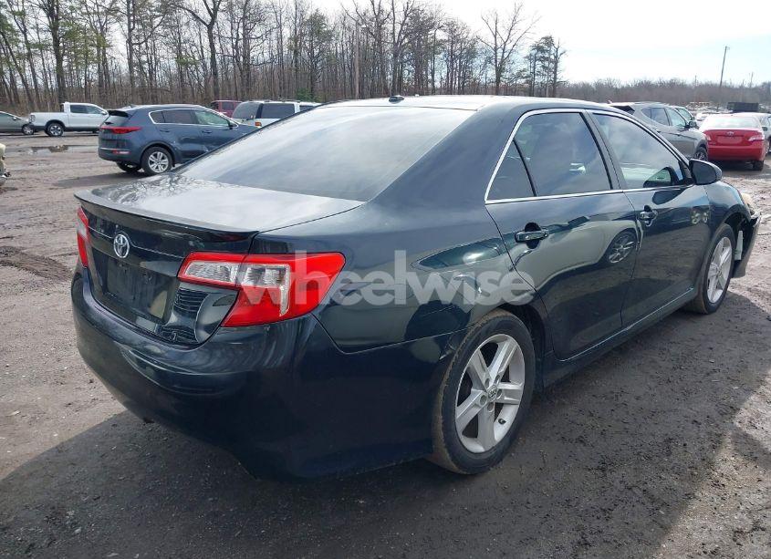 Photo 4 of 2014 Toyota Camry SE (VIN 4T1BF1FK9EU859685)