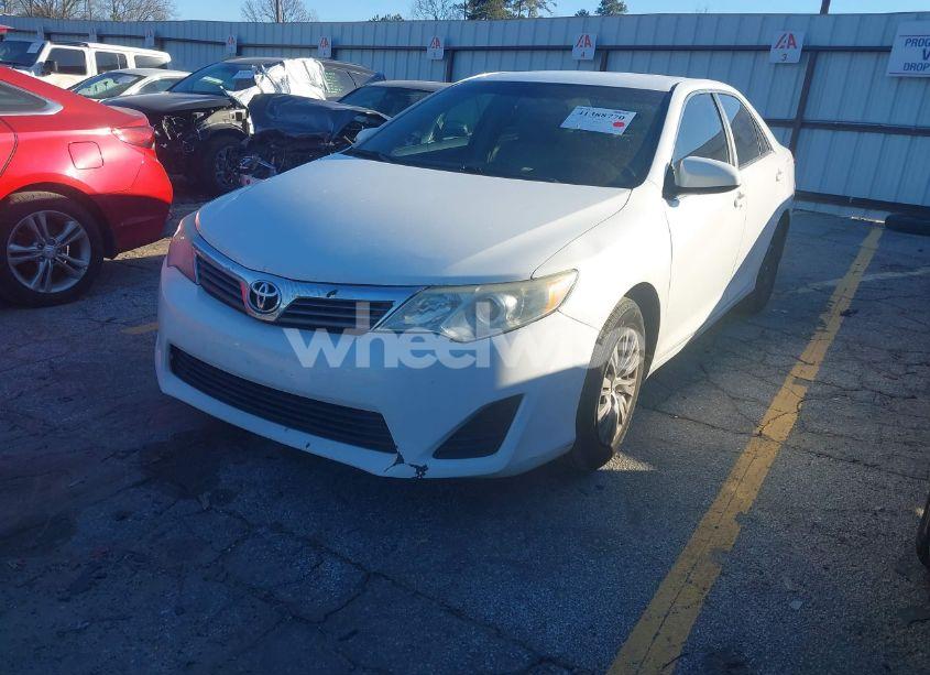 Photo 2 of 2014 Toyota Camry L (VIN 4T1BF1FK9EU868788)