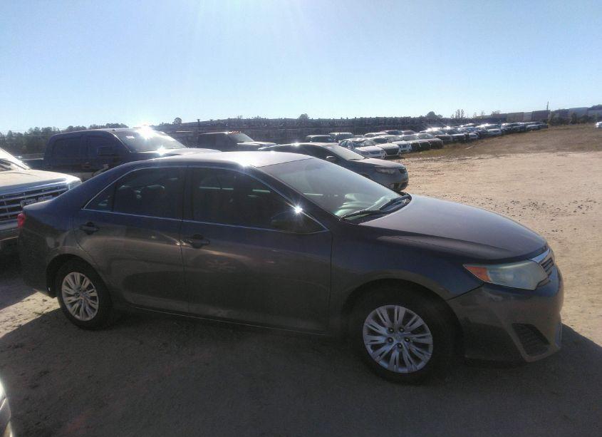 Photo 13 of 2014 Toyota Camry L (VIN 4T1BF1FK9EU870251)
