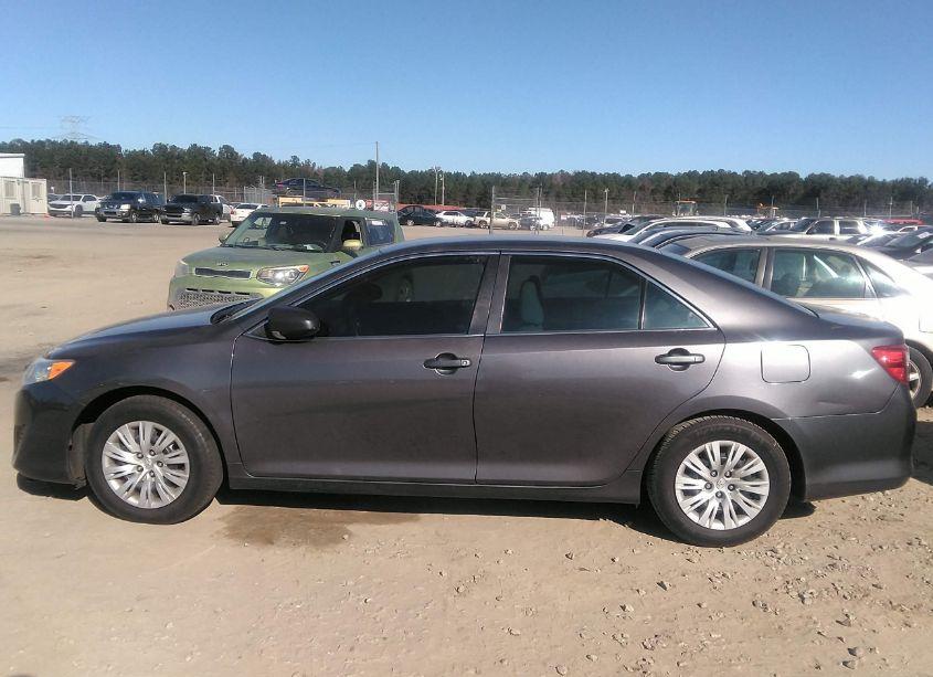 Photo 14 of 2014 Toyota Camry L (VIN 4T1BF1FK9EU870251)