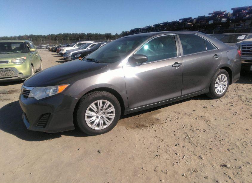 Photo 2 of 2014 Toyota Camry L (VIN 4T1BF1FK9EU870251)